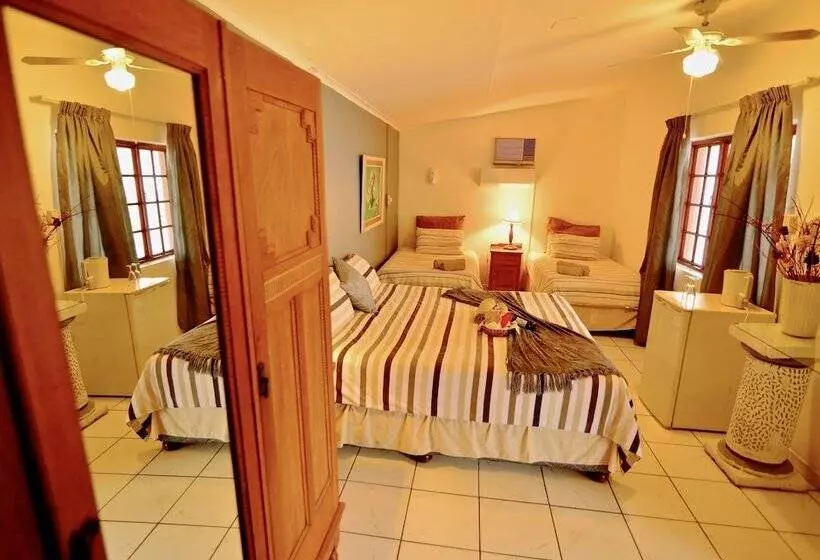 ペンション Lalamo Guest House