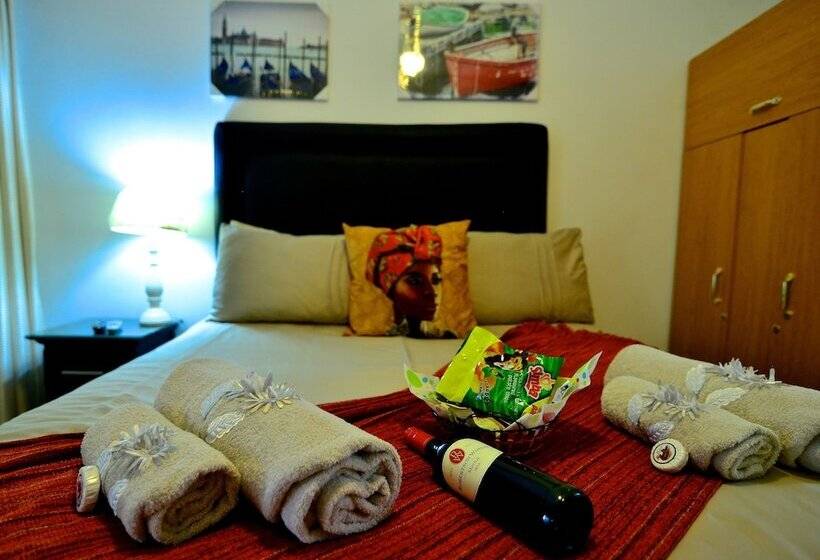 ペンション Lalamo Guest House