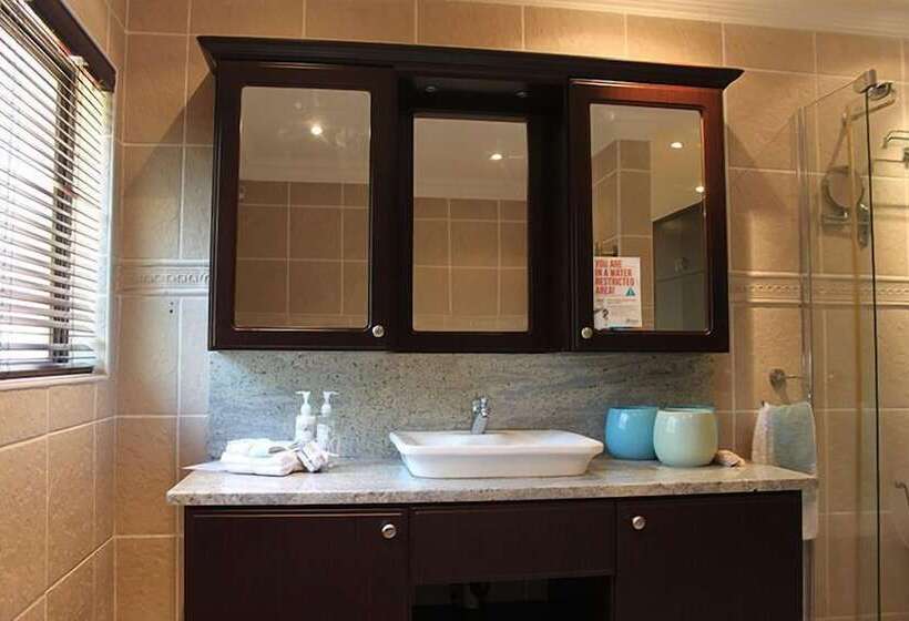 פנסיון Sibakwa B&b Guesthouse