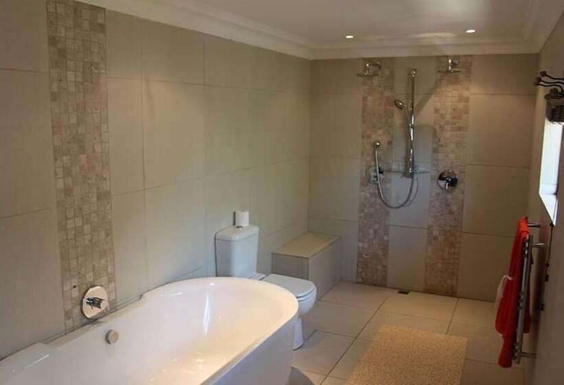 פנסיון Sibakwa B&b Guesthouse