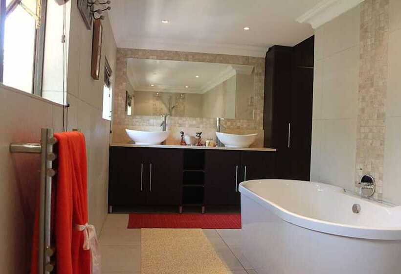 פנסיון Sibakwa B&b Guesthouse