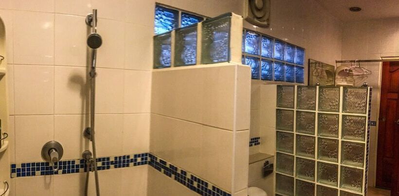 Pensionat Surada Guesthouse