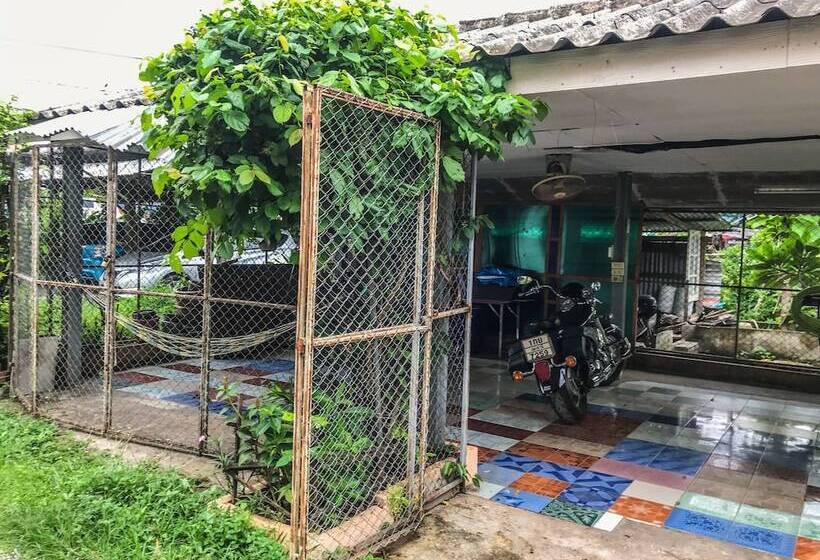 Pensionat Surada Guesthouse