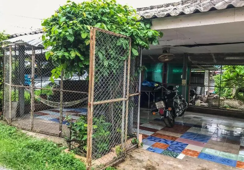 ペンション Surada Guesthouse