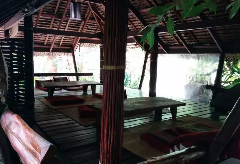 リゾートホテル Dolphin Bungalows