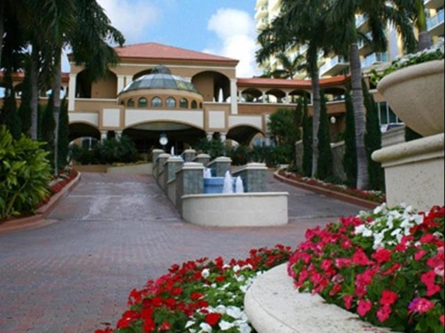 Sunny Isles Beach At Yatch Club