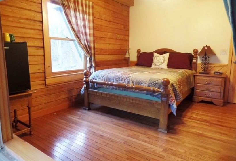 Creekside Paradise Bed And Breakfast