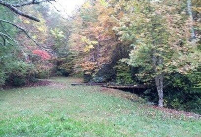 Creekside Paradise Bed And Breakfast