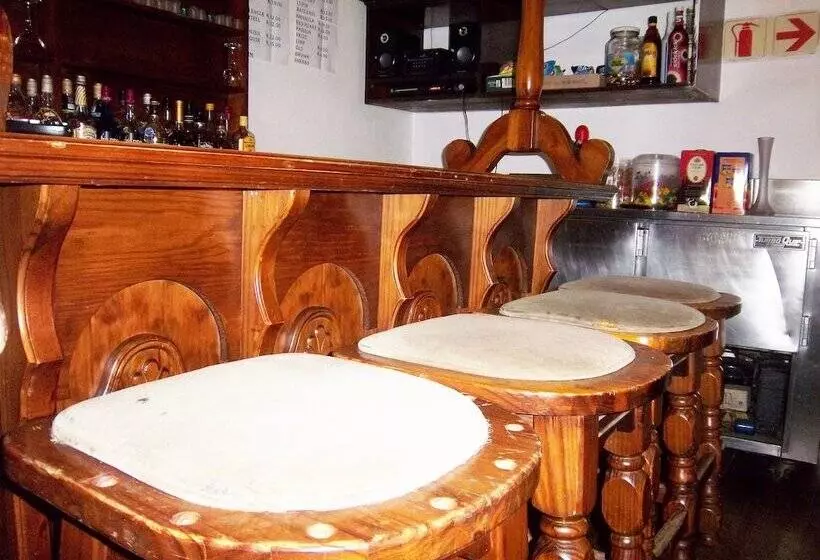تختخواب و صبحانه Franchise Guest House