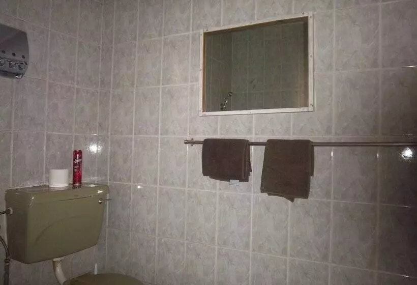 تختخواب و صبحانه Franchise Guest House