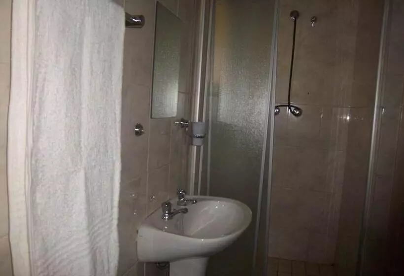 تختخواب و صبحانه Franchise Guest House
