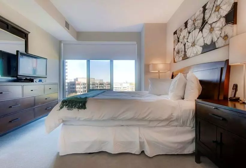 Global Luxury Suites At Park Crest