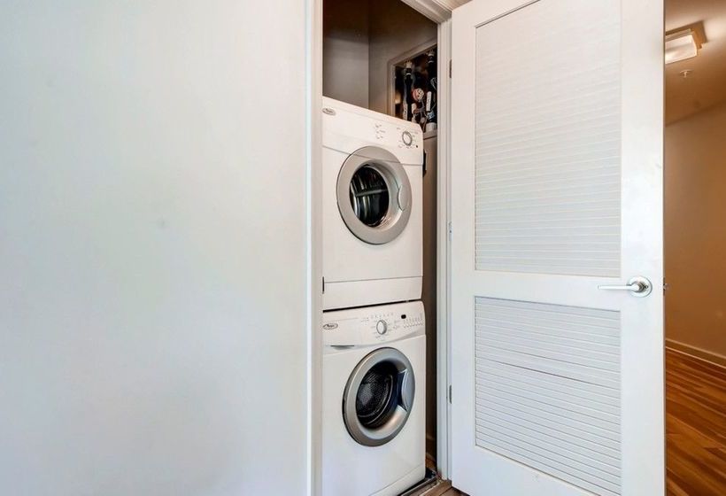 Global Luxury Suites At Park Crest