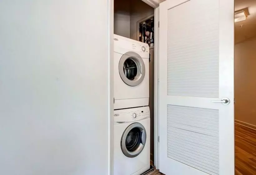 Global Luxury Suites At Park Crest