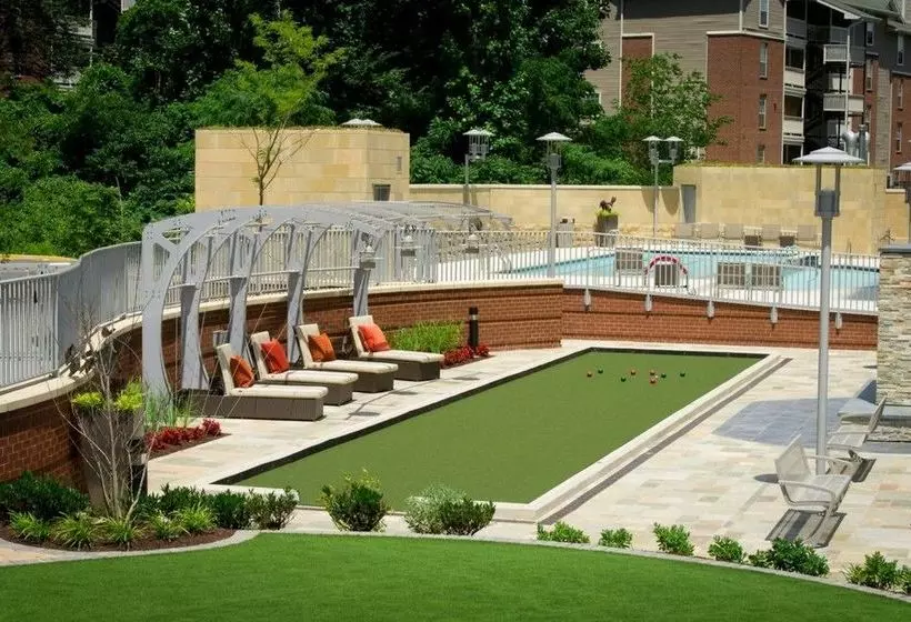 Global Luxury Suites At Park Crest