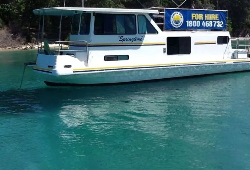 Hotelli Boyds Bay Houseboat Holidays