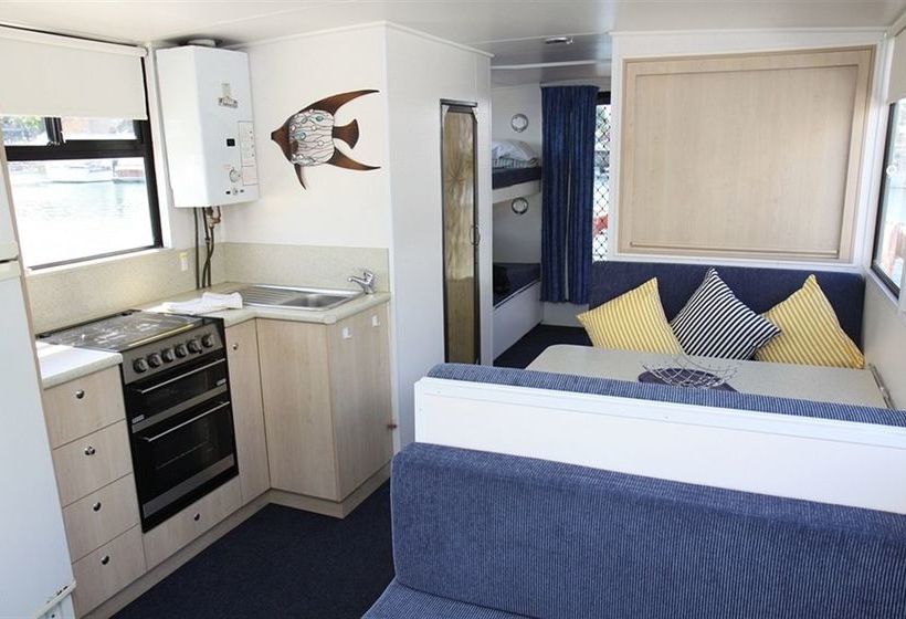 호텔 Boyds Bay Houseboat Holidays