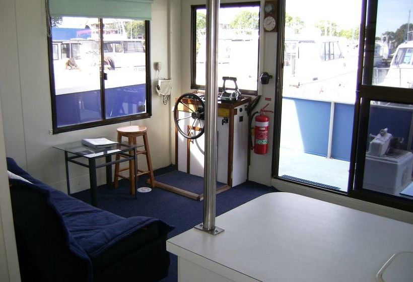 호텔 Boyds Bay Houseboat Holidays