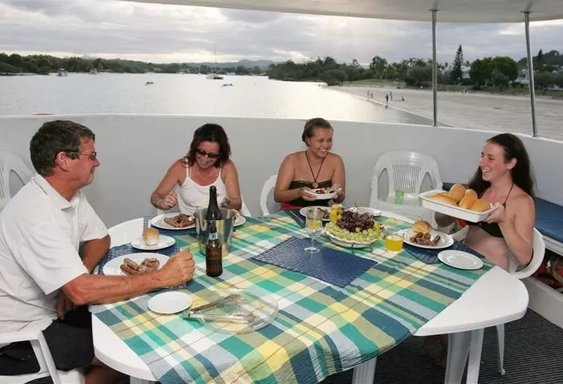 Hotelli Boyds Bay Houseboat Holidays