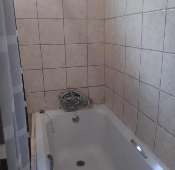 هتل Golden Days Lodge