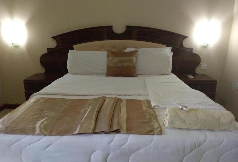 هتل Golden Days Lodge