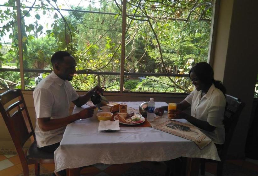 هتل Golden Days Lodge