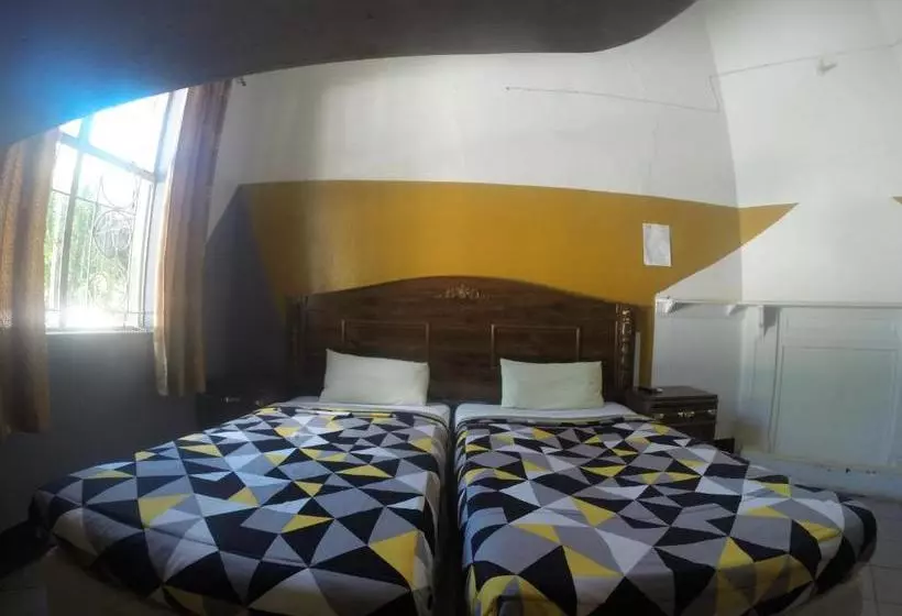 هتل Golden Days Lodge