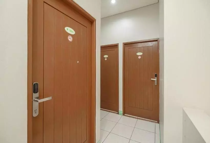 ホテル Green Apple Residence Near Sarinah Mitra Reddoorz