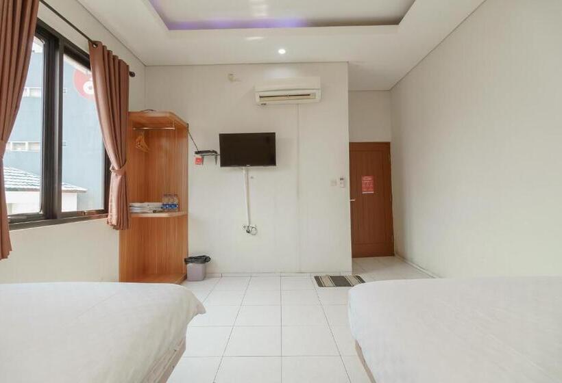 בית מלון כפרי Green Apple Residence Near Sarinah Mitra Reddoorz