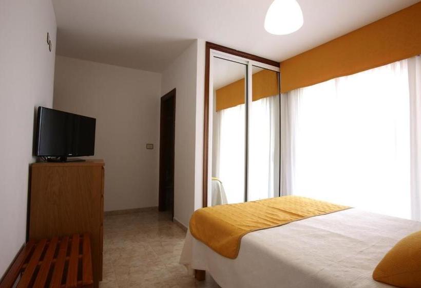 Отель Hostal San Roque