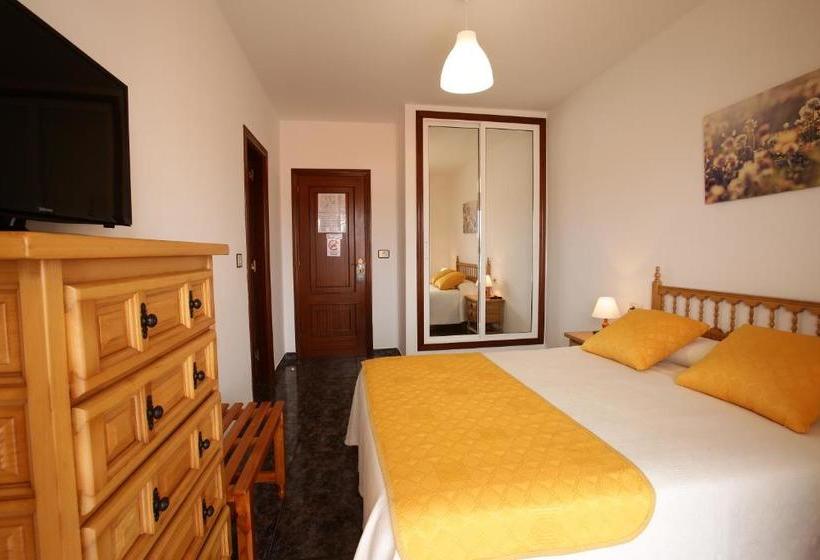 Отель Hostal San Roque