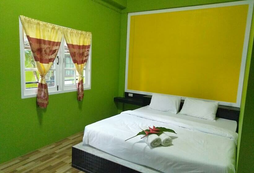 호텔 Khaolak Cnior Bungalows