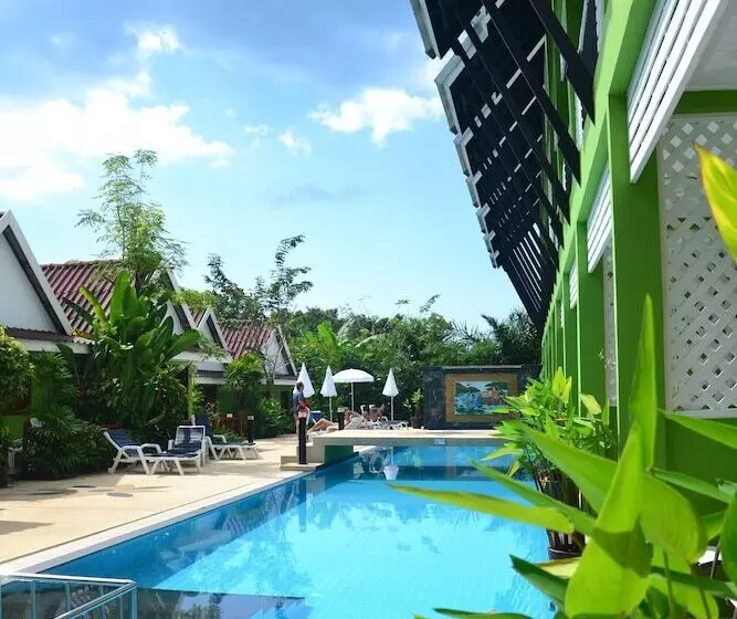 ホテル Khaolak Cnior Bungalows