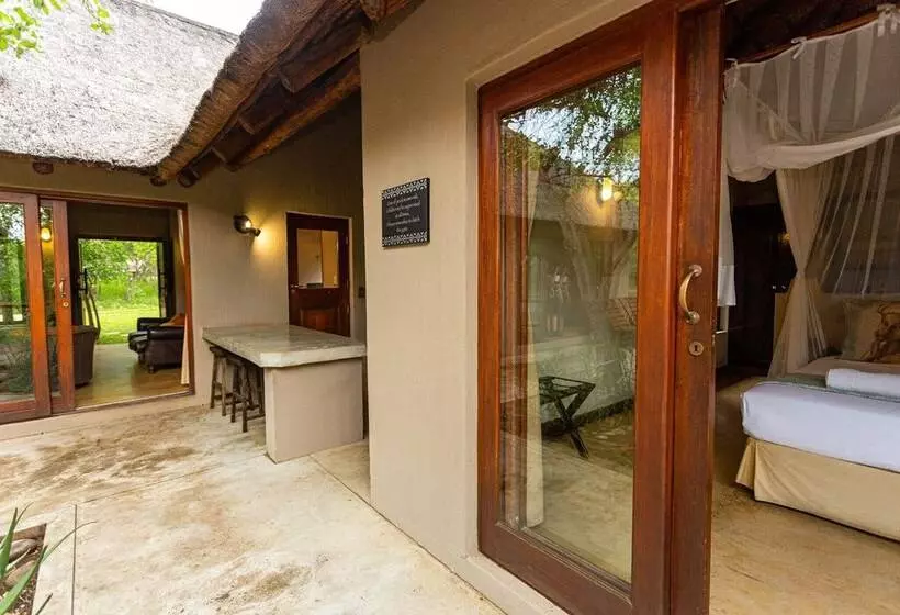ホテル Raptors Lodge