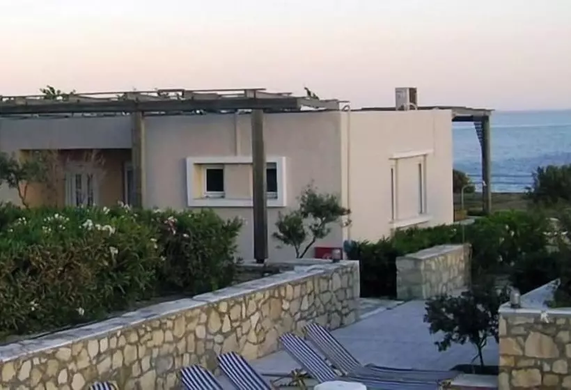 Nicolas Apartments