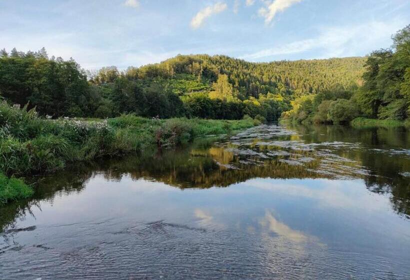 تختخواب و صبحانه Golden Lion