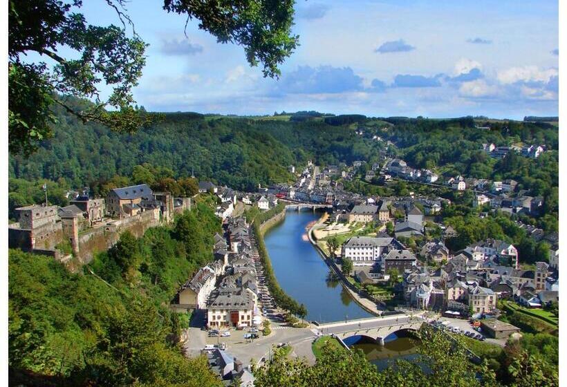 تختخواب و صبحانه Golden Lion