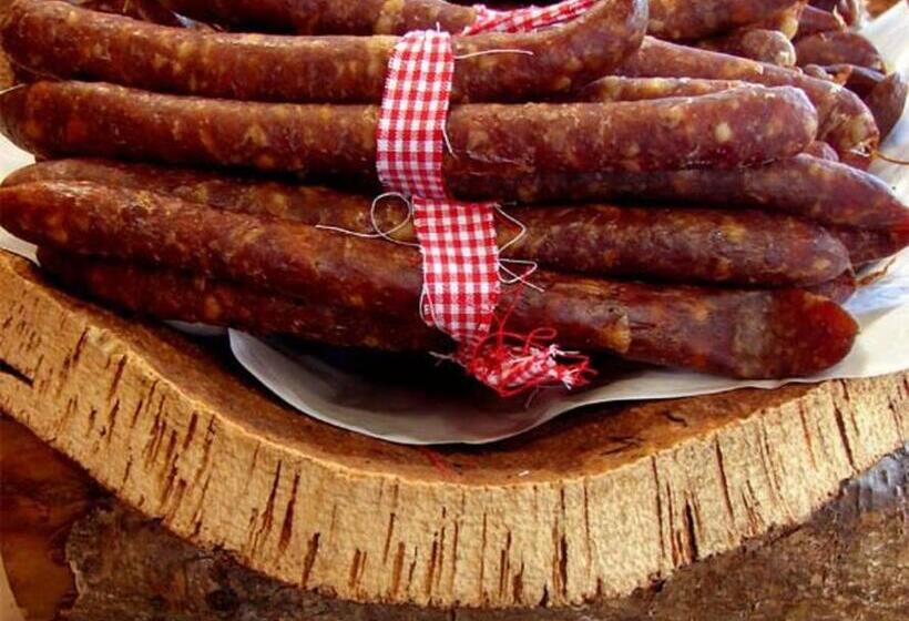 تختخواب و صبحانه Golden Lion