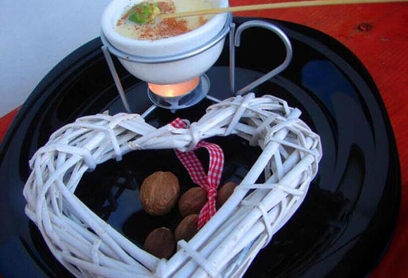 تختخواب و صبحانه Golden Lion