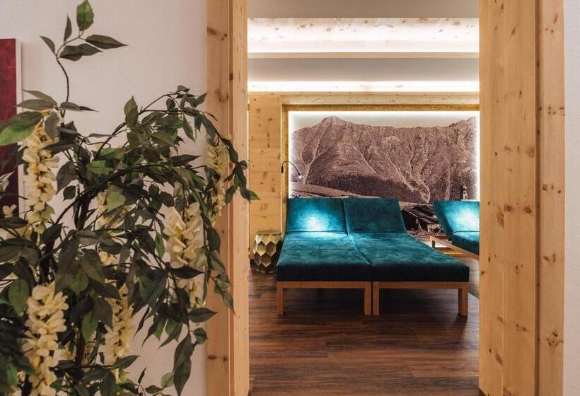 ホテル Alpenroyal