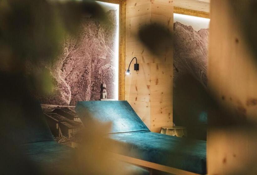 ホテル Alpenroyal