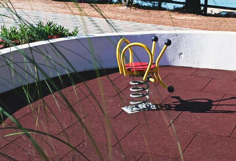 בית מלון כפרי Crvena Luka Resort