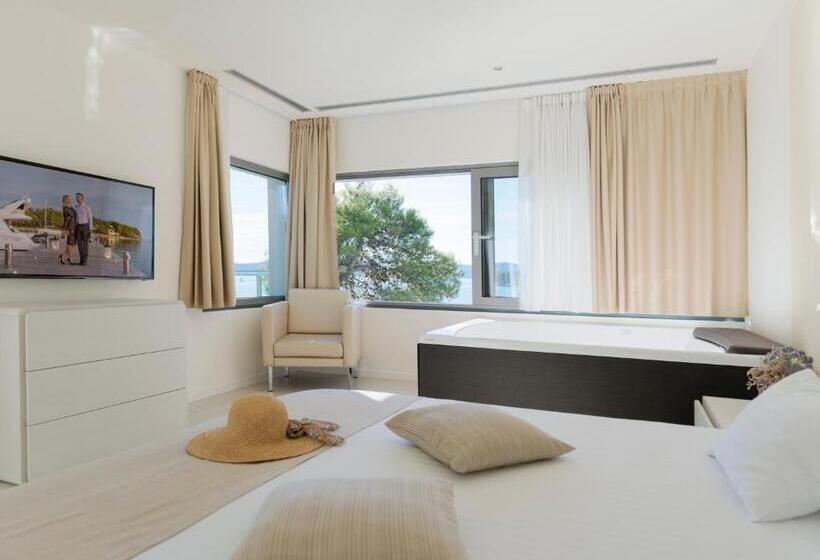 בית מלון כפרי Crvena Luka Resort