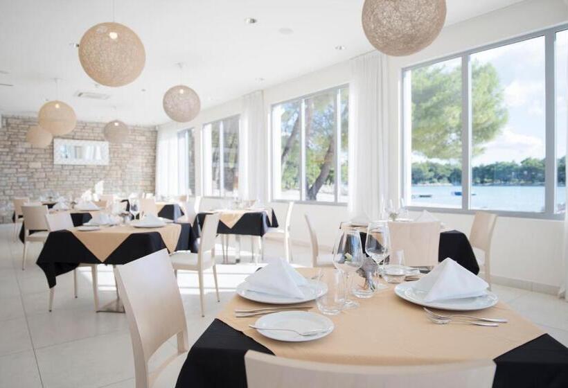 בית מלון כפרי Crvena Luka Resort