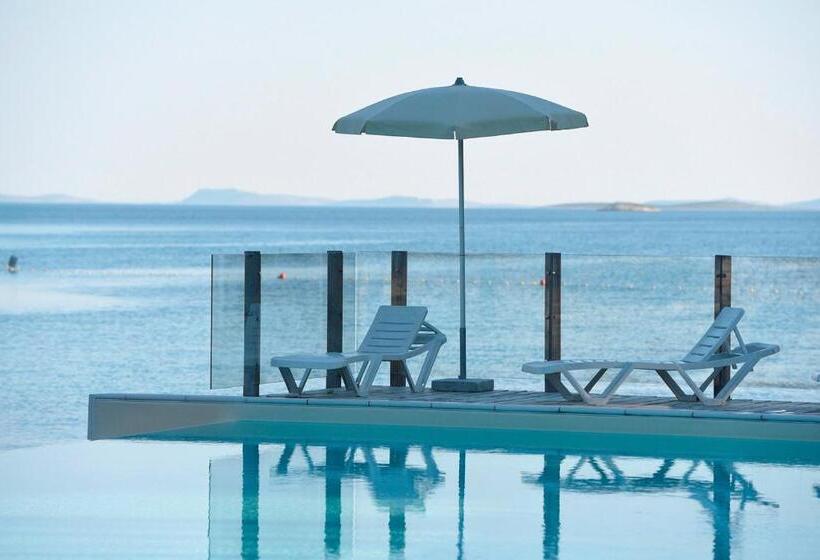 בית מלון כפרי Crvena Luka Resort