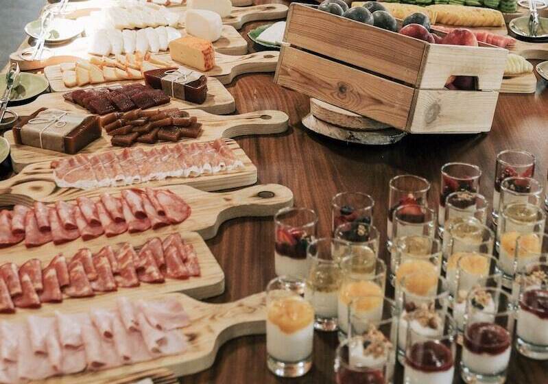 هتل Feelviana Sport