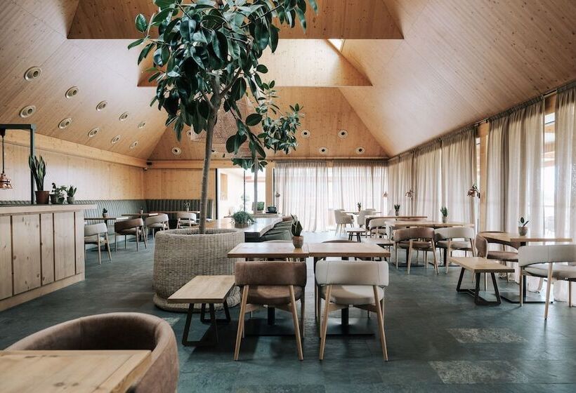 هتل Feelviana Sport