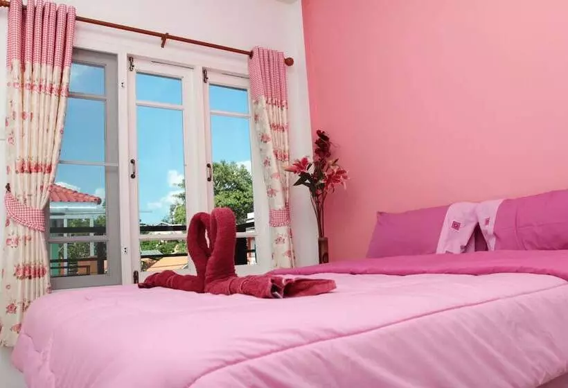 Hotelli I Talay Trio
