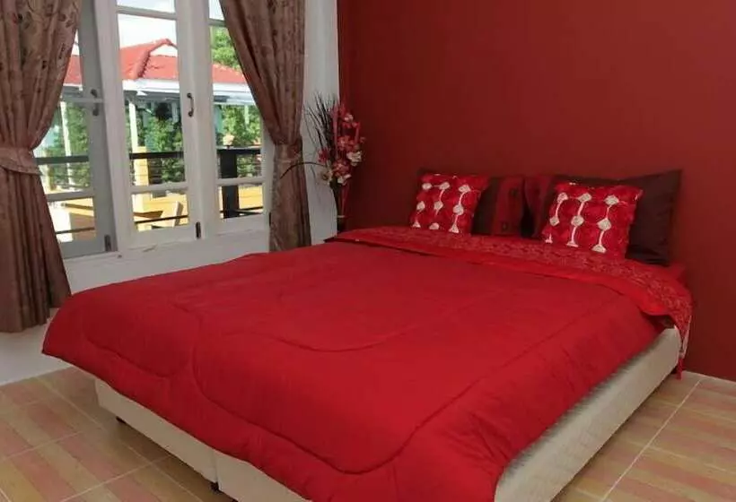 Hotelli I Talay Trio