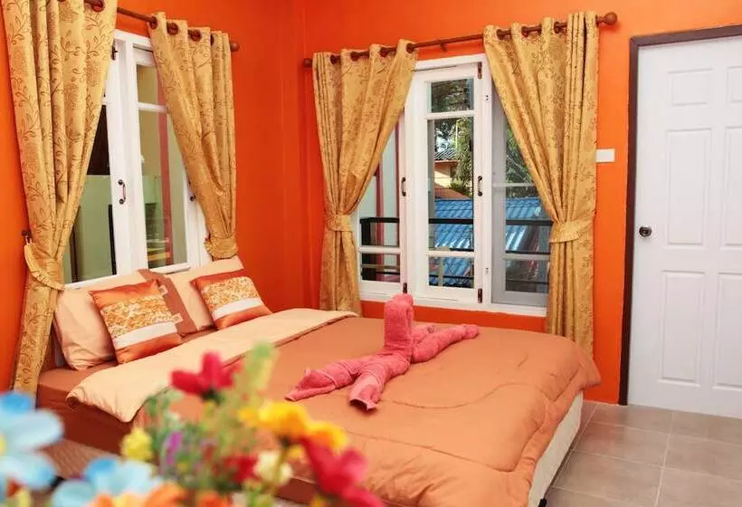 Hotelli I Talay Trio